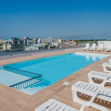 Rooftop Pool And Sea Breeze In Modern Flat Apartman Bibione